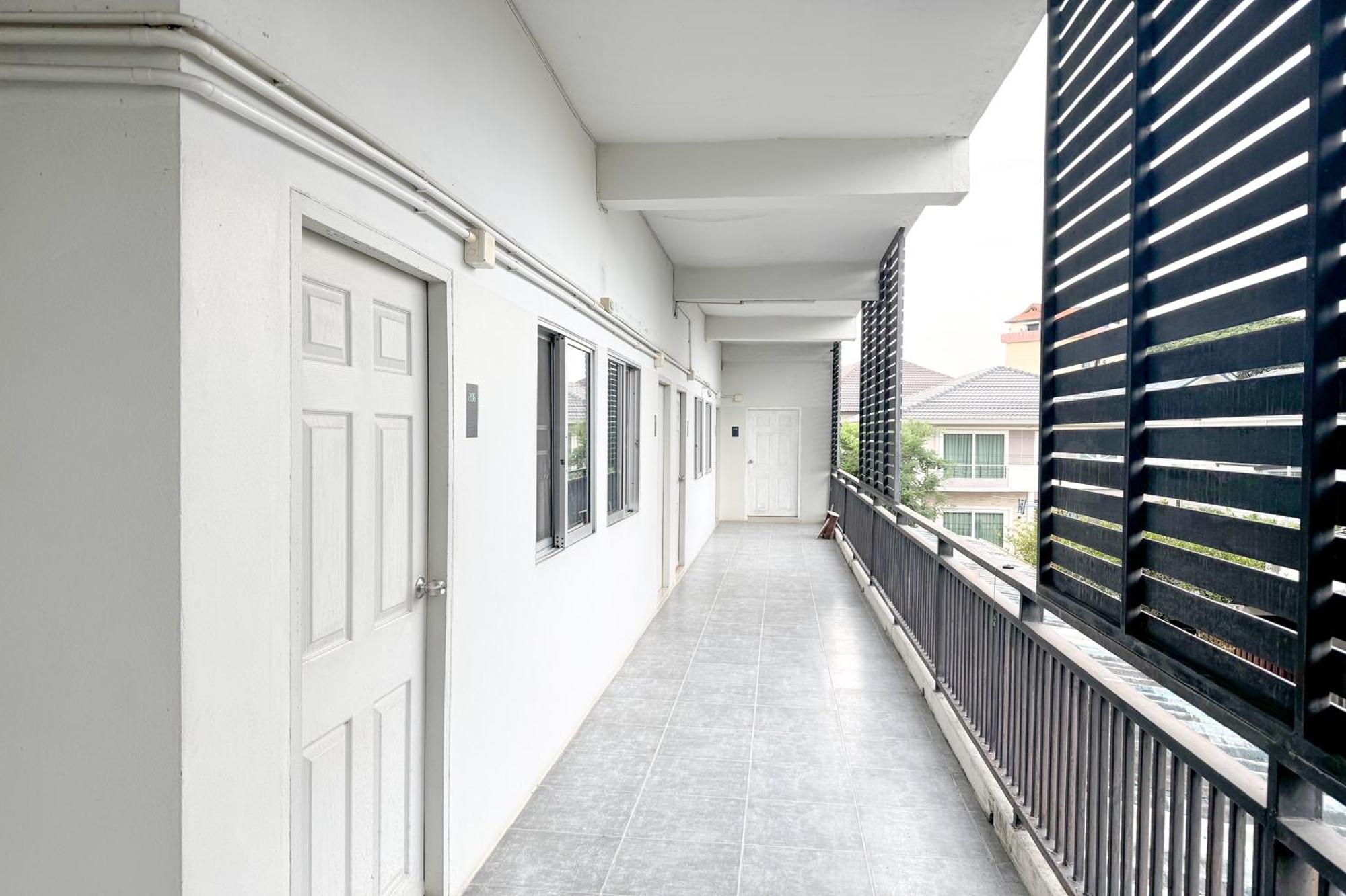 Tf Apartment Chiang Mai Bagian luar foto